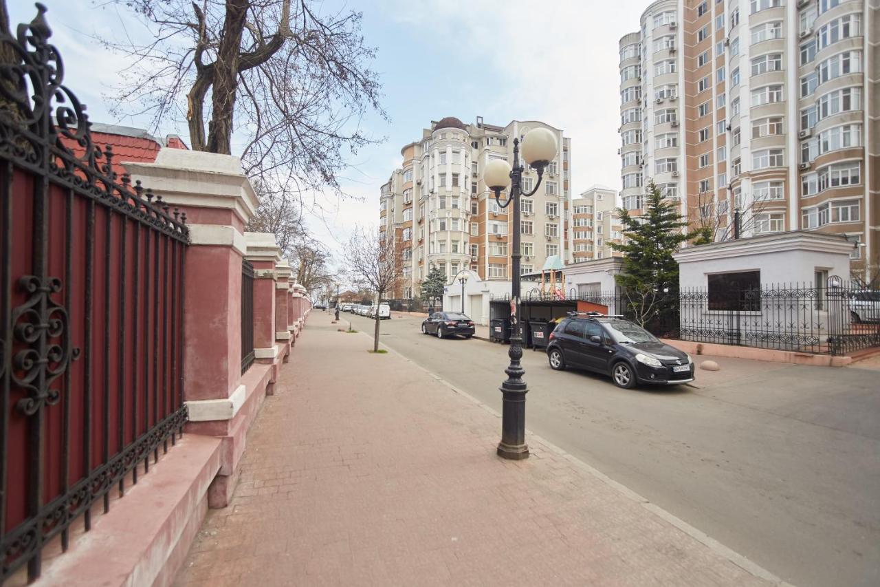 Stixiya Aparthotel Odessa Exteriör bild